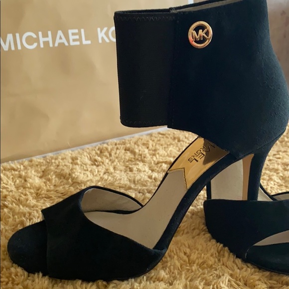 MICHEAL Micheal kors black seude sandals - Picture 2 of 7